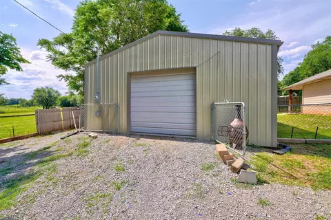 310 E Sharp Ave, Washington, OK 73093 photo 37
