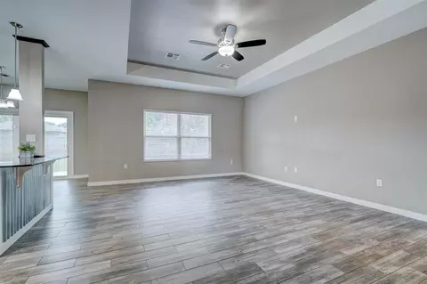 310 E Sharp Ave, Washington, OK 73093 photo 8