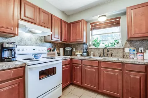 315 Elder Ln, Mustang, OK 73064 photo 12