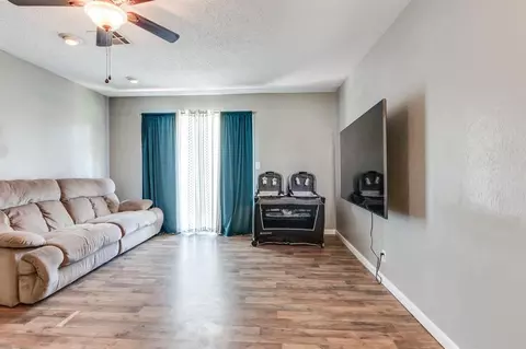 315 Elder Ln, Mustang, OK 73064 photo 4