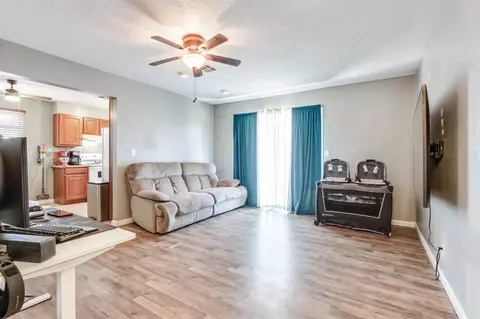 315 Elder Ln, Mustang, OK 73064 photo 3