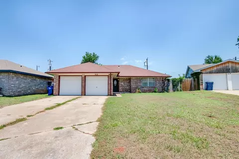 315 Elder Ln, Mustang, OK 73064 photo 2