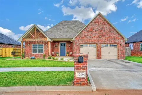 1216 Crimson Dr, Weatherford, OK 73096