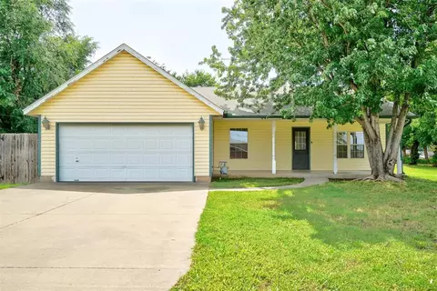 510 S 1st St, Yukon, OK 73099