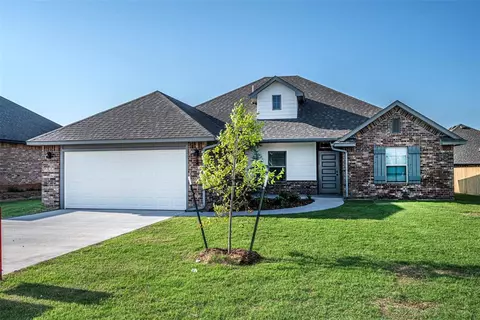 705 Black Mesa Ct, Yukon, OK 73099