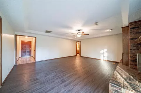 325 E Platt Dr, Yukon, OK 73099 photo 8