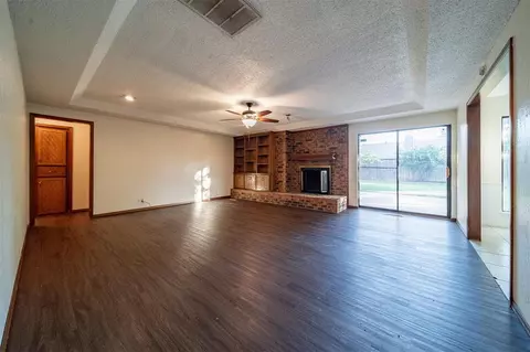 325 E Platt Dr, Yukon, OK 73099 photo 6