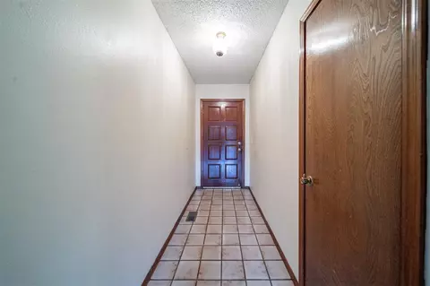 325 E Platt Dr, Yukon, OK 73099 photo 5