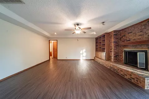 325 E Platt Dr, Yukon, OK 73099 photo 7