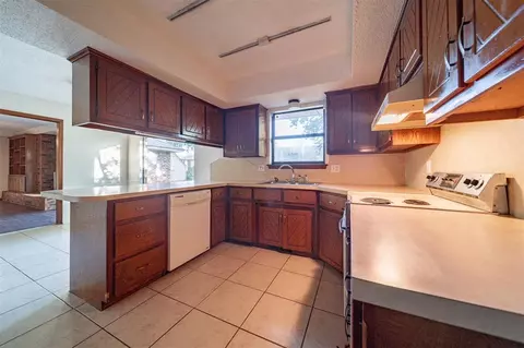 325 E Platt Dr, Yukon, OK 73099 photo 17