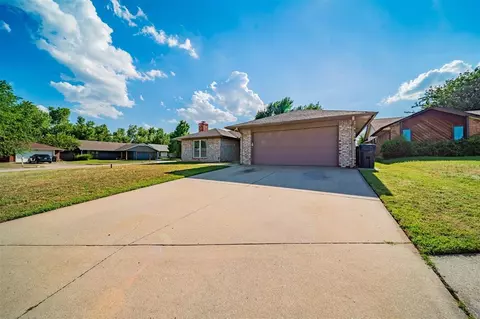 12501 Parkland Pl, Oklahoma City, OK 73142