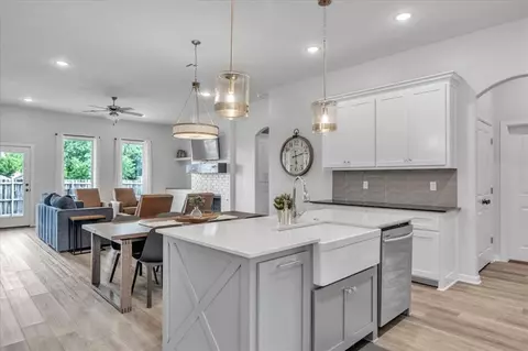 9004 Stacy Lynn Ln, Yukon, OK 73099