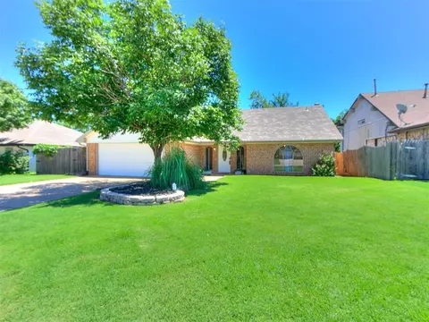 11620 Kings Cir, Oklahoma City, OK 73162