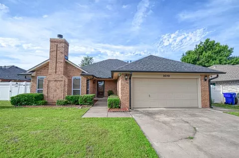 3212 Crossroads Blvd, Norman, OK 73072