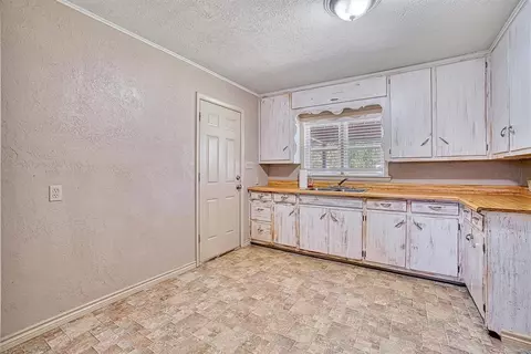 433 Circle Dr, Frederick, OK 73542 photo 9