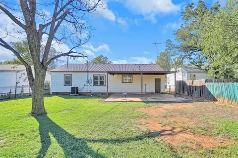433 Circle Dr, Frederick, OK 73542 photo 23