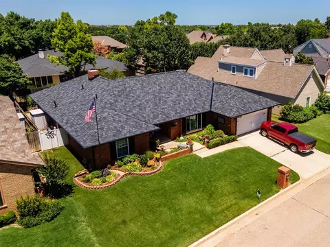 6425 Winchester Dr, Oklahoma City, OK 73162