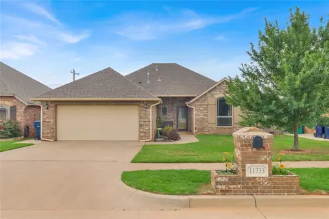 11733 SW 16th St, Yukon, OK 73099