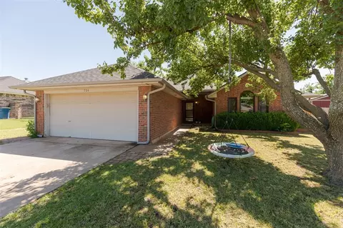 704 Old Bugle Rd, Edmond, OK 73003