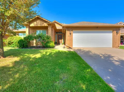 313 Partridge Run Rd, Yukon, OK 73099