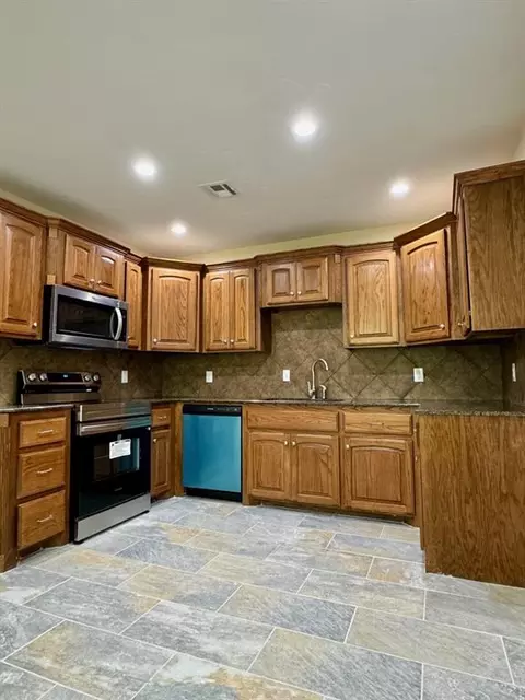 209 N Tully St, Tecumseh, OK 74873 photo 2