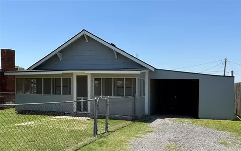 817 N Crain St, Altus, OK 73521 photo 2
