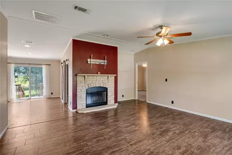 121 NE Pine Ave, Elgin, OK 73538 photo 2