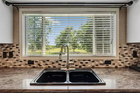 121 NE Pine Ave, Elgin, OK 73538 photo 8