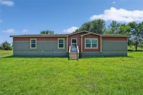 121 NE Pine Ave, Elgin, OK 73538