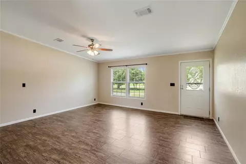 121 NE Pine Ave, Elgin, OK 73538 photo 3