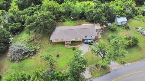 8401 E Rock Creek Rd, Norman, OK 73026