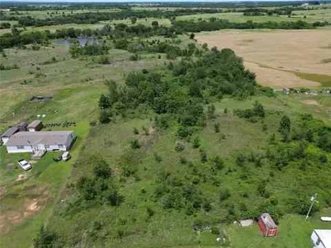 Cedar Road, Henryetta, OK 74437 photo 2