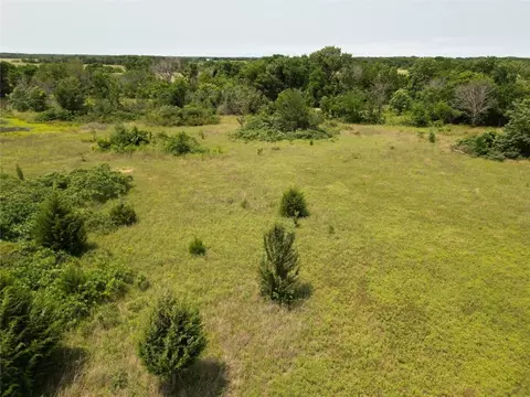 Cedar Road, Henryetta, OK 74437 photo 4
