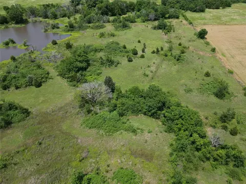 Cedar Road, Henryetta, OK 74437