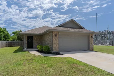 4122 Bonaparte Blvd, Midwest City, OK 73110