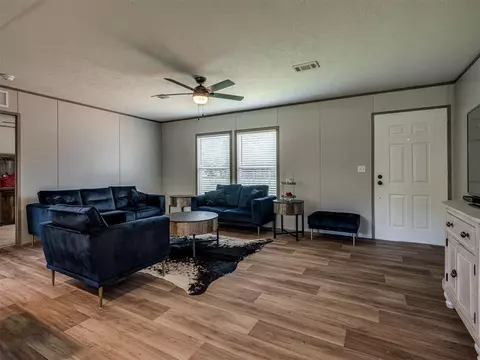 30301 Lake Dr, Mcloud, OK 74851 photo 3