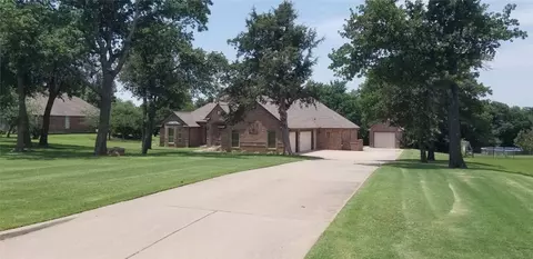 5017 Robin Hill Ln, Oklahoma City, OK 73150