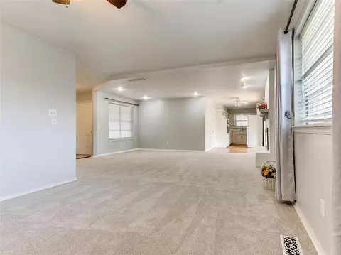 603 E 27th St, Edmond, OK 73013 photo 9