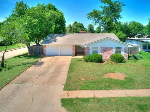 603 E 27th St, Edmond, OK 73013 photo 2