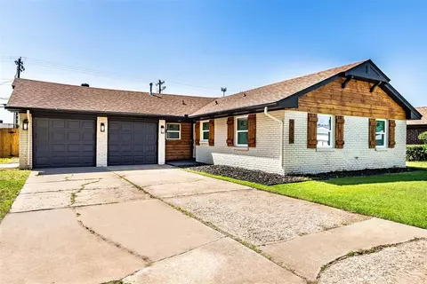 9516 Northland Rd, The Village, OK 73120