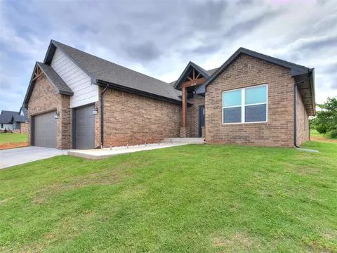 1221 Layla Ln, Blanchard, OK 73010