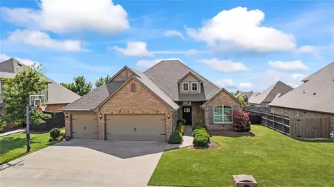 4817 Champlain Pl, Edmond, OK 73025 photo 2