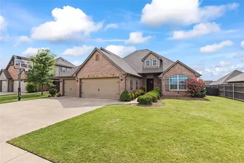 4817 Champlain Pl, Edmond, OK 73025