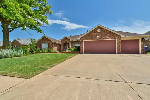 1524 W Agate Way, Mustang, OK 73064