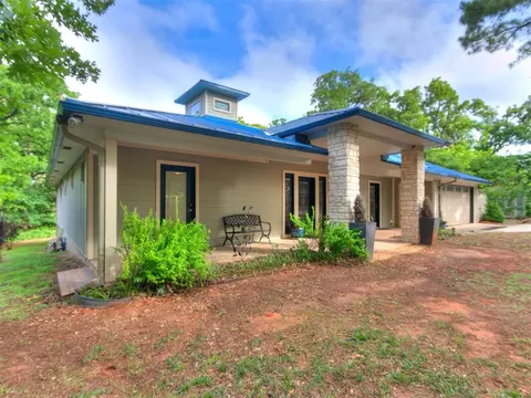 5803 Oak Hollow Ln, Guthrie, OK 73044