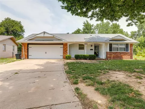5805 Norman Rd, Warr Acres, OK 73122