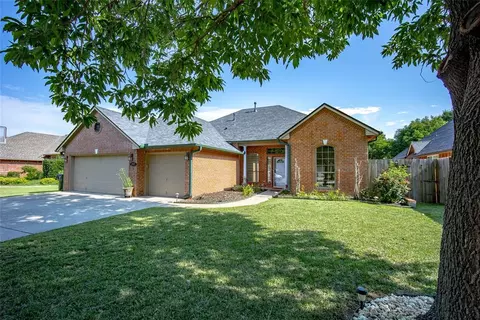 4905 Cypress Lake Dr, Norman, OK 73072