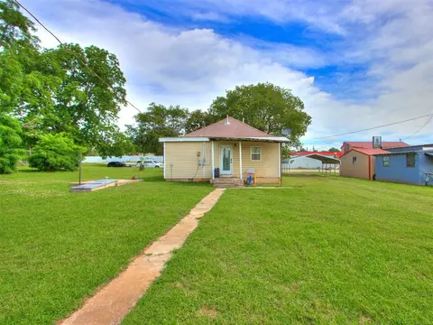 516 W Apache St, Purcell, OK 73080 photo 5