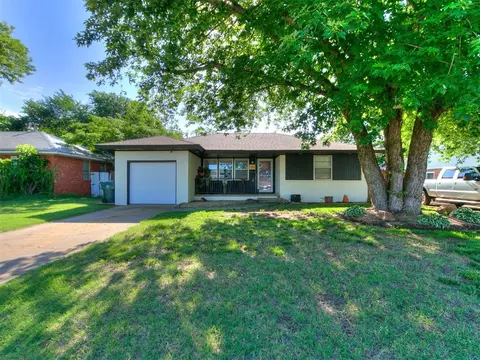 2400 Maple Dr, Midwest City, OK 73110