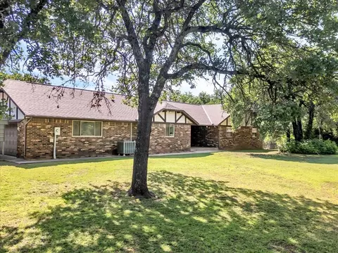 10805 Blueberry Dr, Oklahoma City, OK 73165